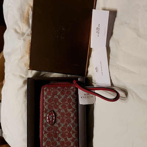 Coach Red leather zip around wallet - Picture 1 of 4